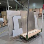 Magazijnwagen met diverse traanplaten
